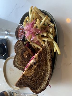 Ruben  at Rüt in Spokane