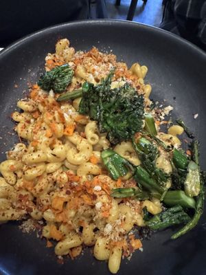 Mac n cheese  at Rüt in Spokane