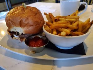 Jalapeño mushroom burger with fries at Rüt in Spokane