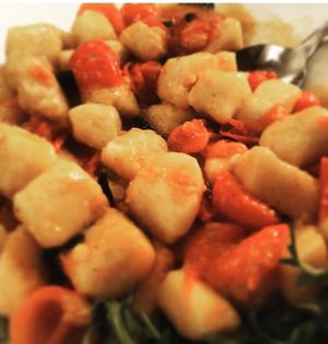 Gnocchi in Kischtomatensoße mit Rucola (vegan) at Borgo Antico in Fehmarn