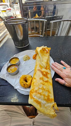 96p for this Masala Dosa... with free top ups of the side dishes...
If you've never tried a Masala Dosa,  u gotta try it!
 Easily 1 of my favourite Indian dishes... 😋...x at Golden Cafe in Colombo