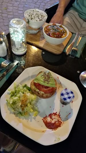 Vegan chili and avocado toast at Broc The Kasbah in Marrakech