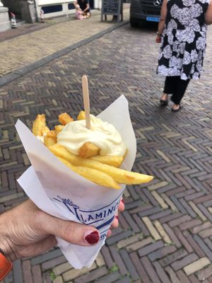 Mittlere Pommes mit veganer Mayo  at De Vlaminck in Alkmaar
