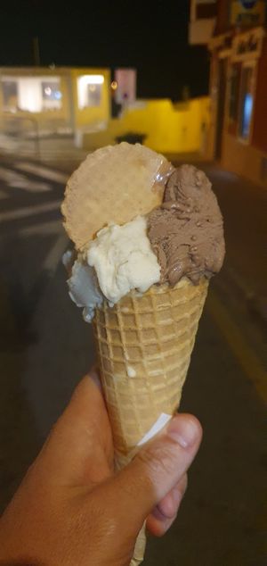 Vanilla and hazelnut/chocolate at El Cucurucho Heladeria  - Es Castell in Menorca