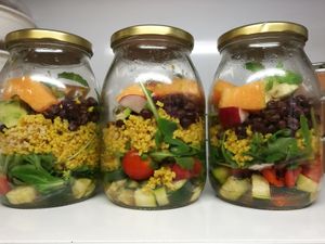 Salads in a jar...with Bulgur, papaya, Red Azuki beans and mixed salads and vegetables. Tasty and beautiful 👍😁 at Nectare in Bologna
