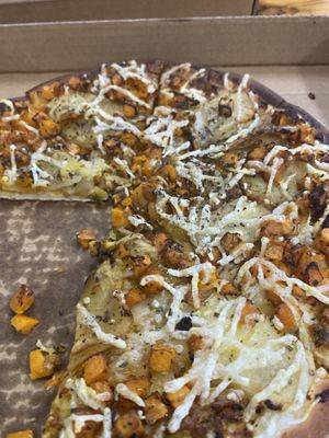 BEST VEGAN PIZZA!!!! So many toppings, so much choice, such good customer service! I rate it. Will be coming back again definitely   at Warburton Village Pizza Cafe in Warburton