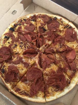 vegan salami pizza (double salami, v-cheese)  #Veganuary at Domino's Pizza in Stuttgart