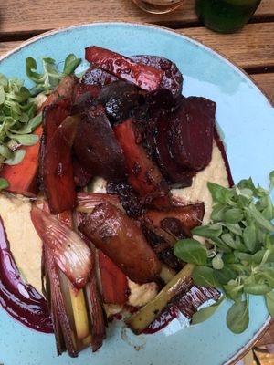 Hummus with grilled veg, bit greasy at Fig in Split