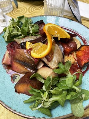 Roasted Root vegetables & hummus (wow!!)  at Fig in Split