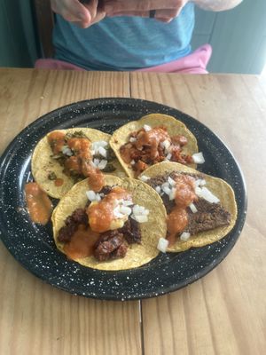 Variety of street tacos 🌮   at El Bajón Vegano in Tulum