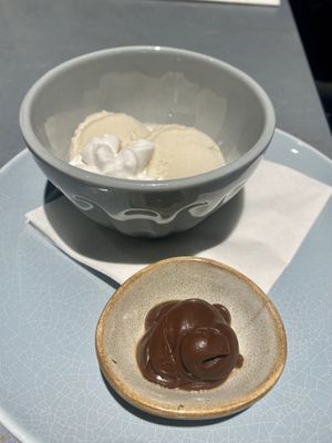 Dame blanche  at Rozey in Rotterdam