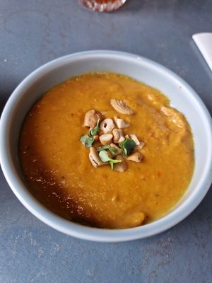 Wortel-kokossoep at Rozey in Rotterdam