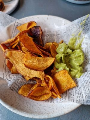 Chips van zoete aardappel at Rozey in Rotterdam