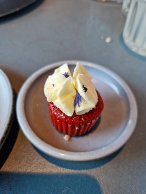 Red velvet cupcake at Rozey in Rotterdam