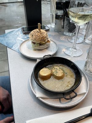 Rozey miniburger and coquilles   at Rozey in Rotterdam