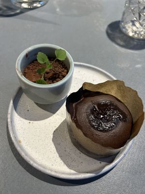 48 Warme chocolade lava, 51 Rozey's garden  at Rozey in Rotterdam