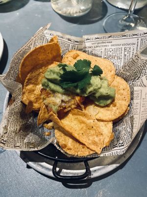 Nachos with chili sin carne and vegan cheese at Rozey in Rotterdam