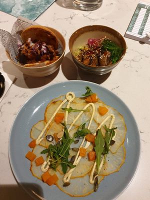 the truffelsauce of the vegan carpachio is to die for !!! plus pokebowl and bbq jackfruit burger all so goooddd at Rozey in Rotterdam