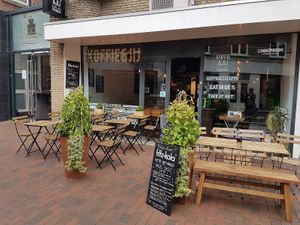 Front + terrace at Koffie&JIJ in Hilversum
