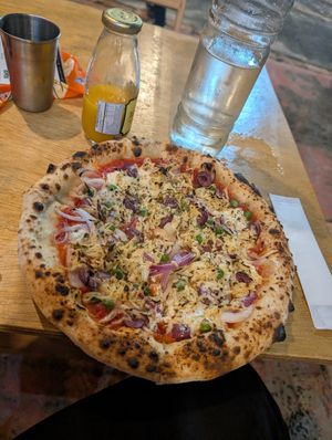 Wednesday is pizza day at Gorilla's vegan!!  Pizza was great !! at Gorilla Vegan Burger in Piracicaba