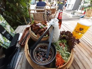 Flying noodles with seitan at BANÔI in Freiburg
