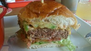 Vegan Moving Mountains Burger at Burger House in Trier