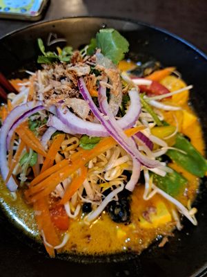 Vegan laksa at Basil Nut in Katoomba