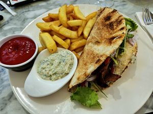 Gyros nan-wich with tzaziki at Sailor's Rest in Limassol