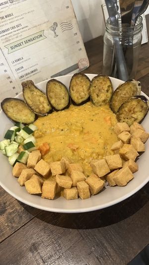 Bangkok bowl  at Full Lotus in Coron