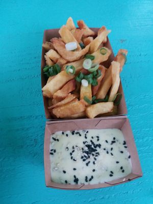 Fries with garlic sauce at Vegan Junk Food Bar  - Rotterdam in Rotterdam
