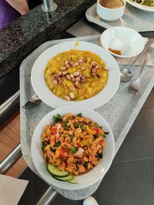 Above: dish of the day (curry). Below: bulgur salad at Mensa Veggie 2.0 - Die tiefgrüne Mensa in Berlin