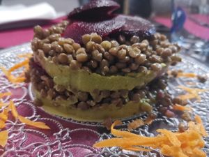 Vegan tartar with beet and linseeds at 18 Grados in Gran Canaria