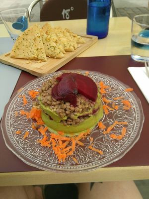 Lentil Tartar with avocado and beetroot at 18 Grados in Gran Canaria
