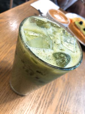 Kale cucumber kiwi smoothie  at YEARS 素年 in Kowloon