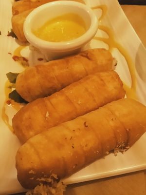 Los tequeños son enormes y están buenísimos at Sanissimo - Gran Via in Madrid