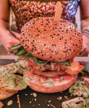 "Hipster" burger (8/10) at Sanissimo - Gran Via in Madrid