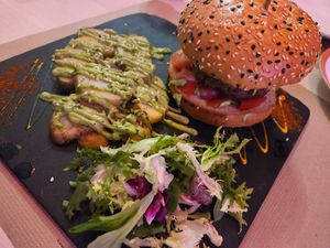 😋 Beyond Burger at Sanissimo - Gran Via in Madrid