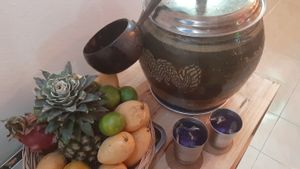 Blue Butterfly Pea Flower water at Ashoka Vegan in Koh Phangan