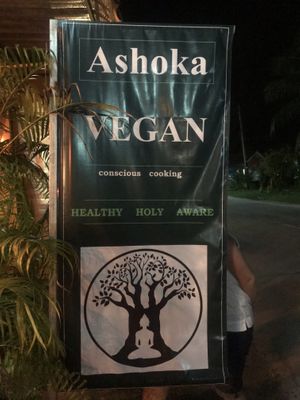 Conscious cooking  at Ashoka Vegan in Koh Phangan