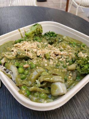Green curry at Noväa Social Food in Cannes