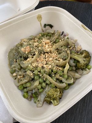 Grünes Curry at Noväa Social Food in Cannes