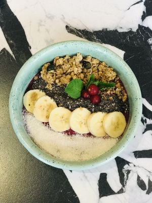 Morning bowls  at Noväa Social Food in Cannes