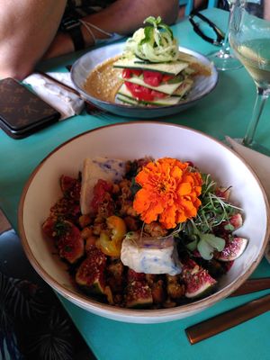 Salad and raw vegan lasagna at MIMO in Malaga
