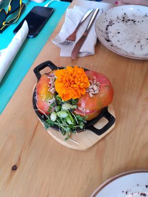 Tomato stuffed with tofu cheese at MIMO in Malaga