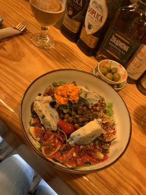 Salad with blue cheese at MIMO in Malaga