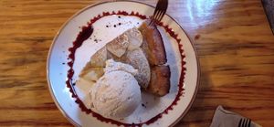 Tarta de manzana con helado de avellana #Veganuary at MIMO in Malaga