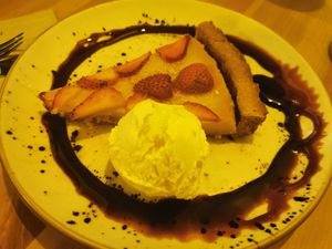 Lemon cake with strawberries at MIMO in Malaga