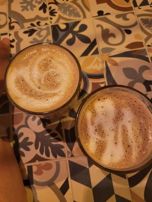 Yummy cafe con leche using pea protein milk at MIMO in Malaga