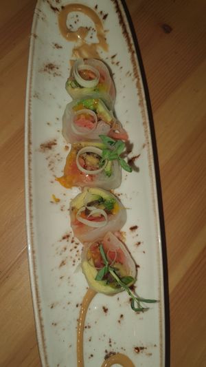 Rollitos de Sushi relleno de berenjena asada, rábano at MIMO in Malaga