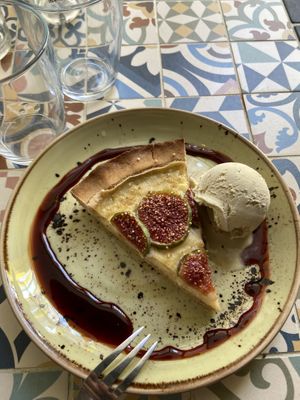 Tarta 😍  at MIMO in Malaga